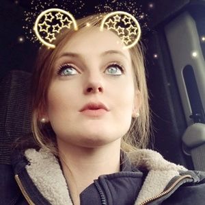 Meet your Posher, Kira